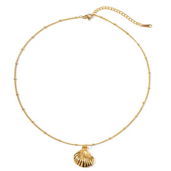 ◾️18K Gold Plated Scallop SeaShell Pendant Necklace - Picture 7 of 8